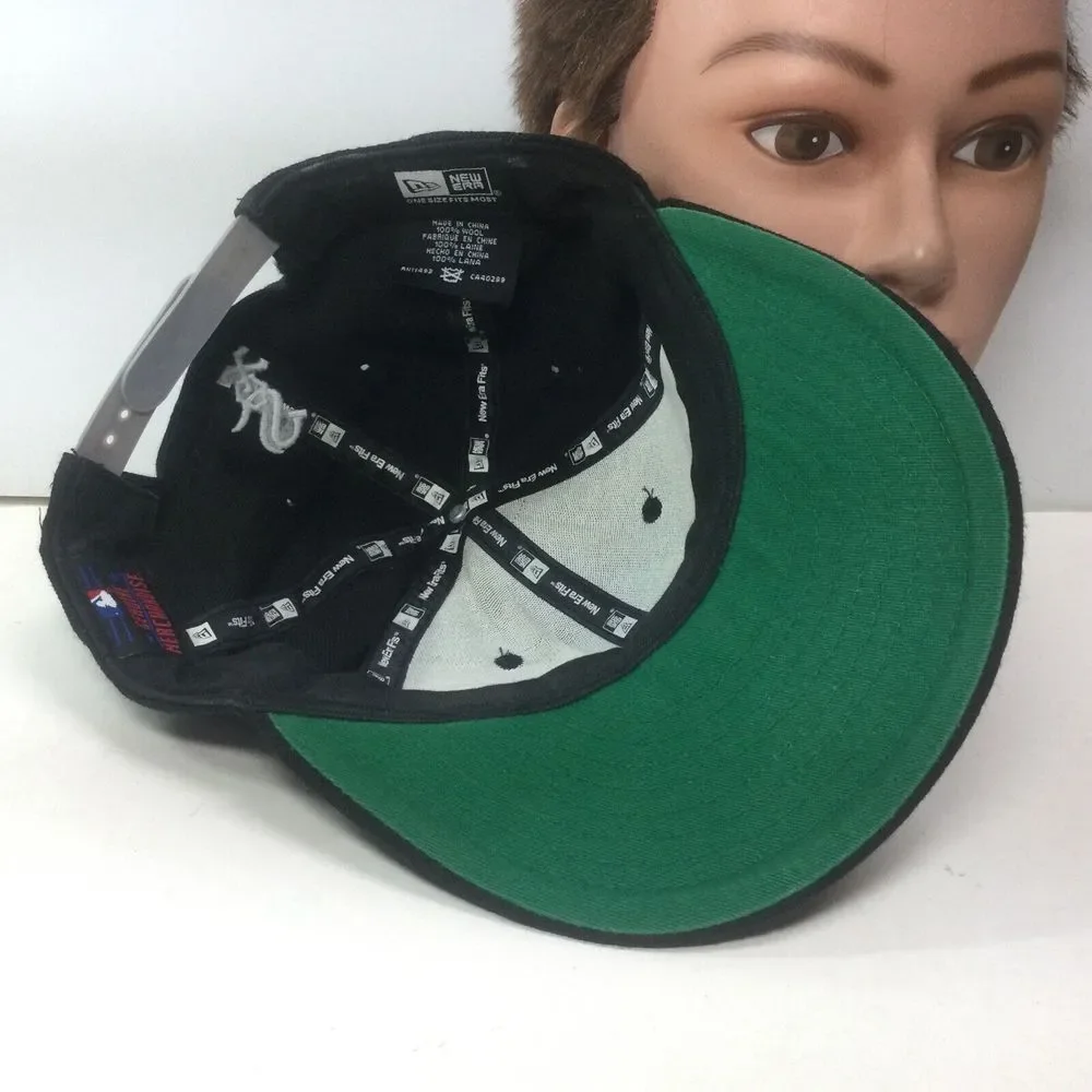 Vintage Chicago White Sox MLB hat Black SpellOut Baseball SnapBack Cap‎